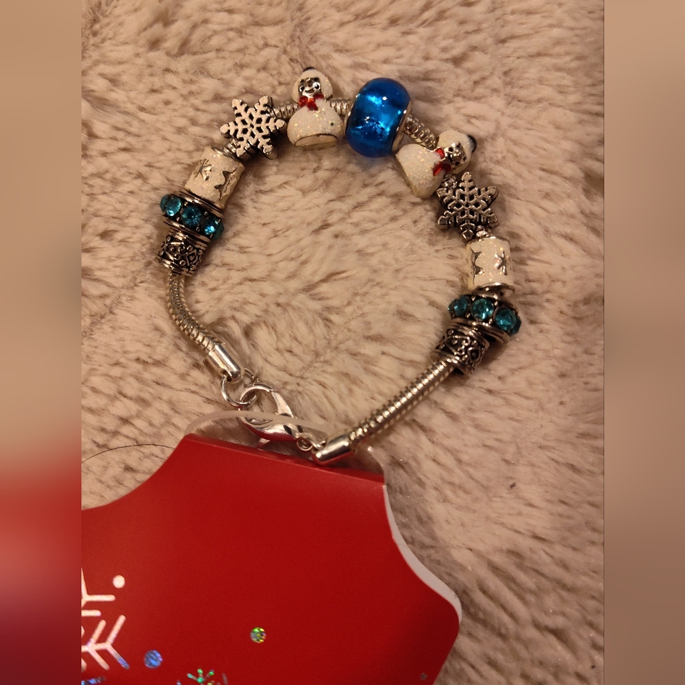 NWT! Kohl's Christmas Charm Bracelet